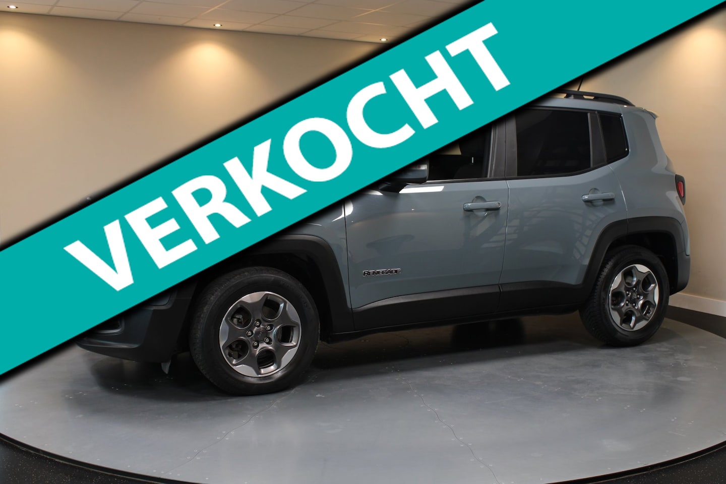 Jeep Renegade - Van 1.4 MultiAir Longitude *Automaat* Distr.riem VV|All-seasons|Cruise|Navi|Airco|NAP - AutoWereld.nl