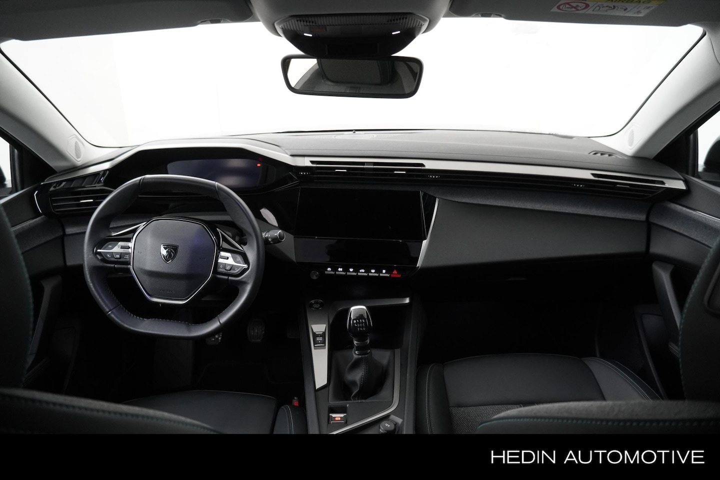 Peugeot 308 - 1.2 130pk Allure Pack Business | Trekhaak | Navigatie | Camera | Climate control | Adaptie - AutoWereld.nl