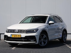 Volkswagen Tiguan - 1.5 TSI ACT Highline Business R 150pk DSG | Panoramadak | Trekhaak | Elektrische achterkle