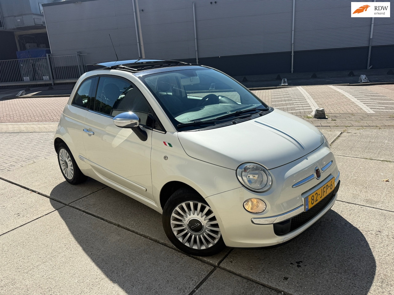 Fiat 500 - 1.2 Lounge Panorama Automaat Leer Airco - AutoWereld.nl