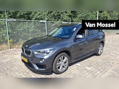 BMW X1 - sDrive18i High Executive | Verwarmbare Stoelen & Stuurwiel | Trekhaak | Elektrische Achter