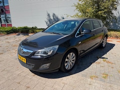 Opel Astra - 1.6 Turbo Cosmo