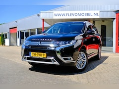 Mitsubishi Outlander - 2.4 PHEV Intense+ Aut. Pano|Leder-Alcantara|Cam|LMV