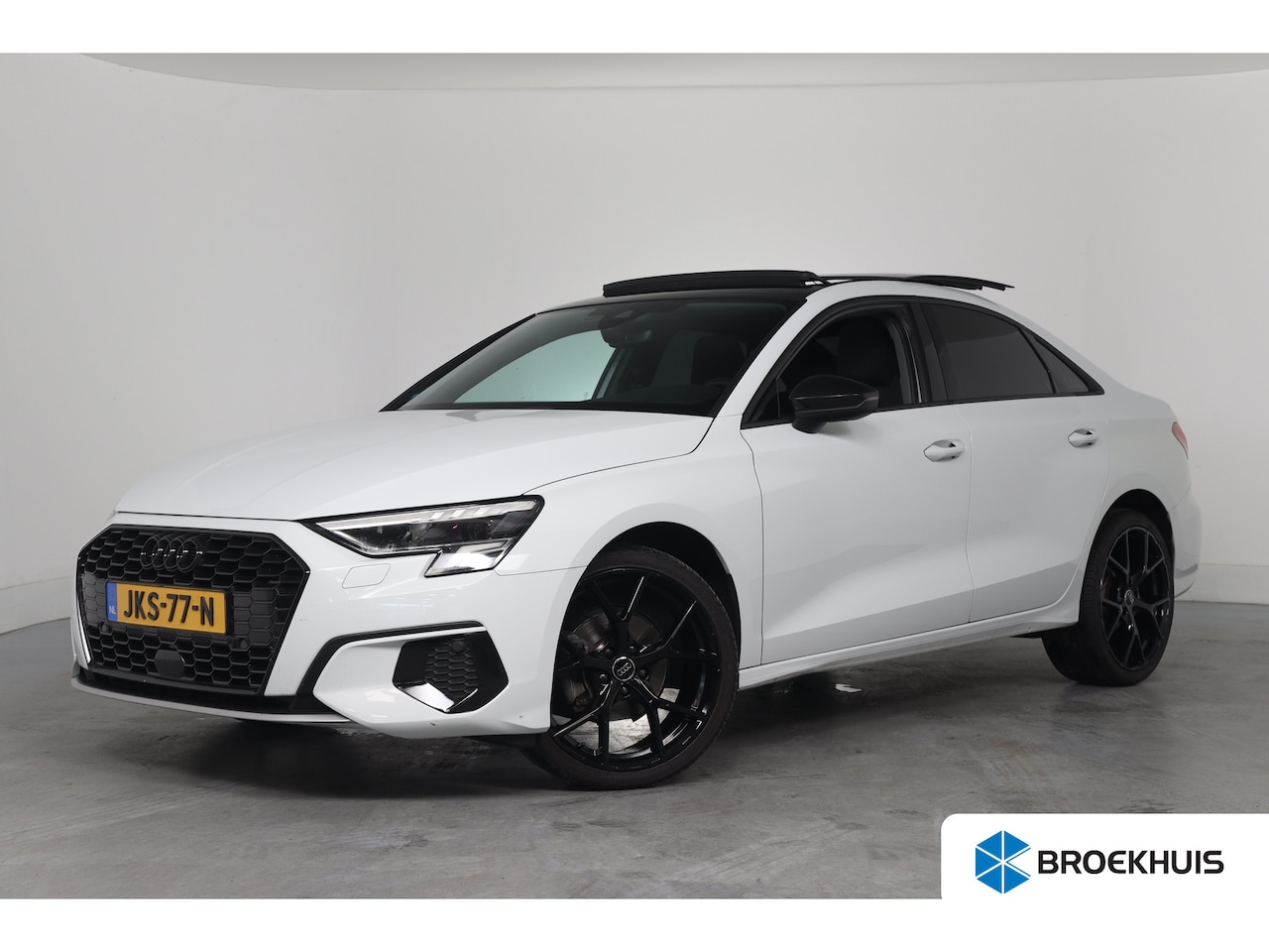 Audi A3 Limousine - 30 TFSI Advanced edition | Open Dak | LED | Sportstoelen | Navi By App | Virtual | Stoelve - AutoWereld.nl
