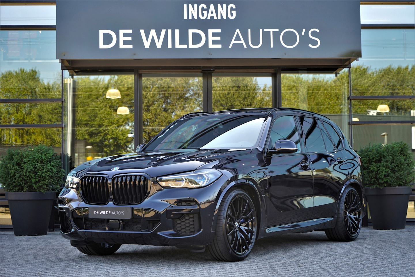 BMW X5 - xDrive45e M-sport M-seats Bowers&Wilkins Pano 4-wielsturing Laser Head-up - AutoWereld.nl