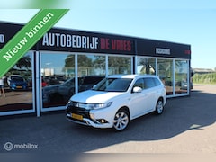 Mitsubishi Outlander - 2.4 PHEV Pure Trekhaak/Stoelverwarm/NAP