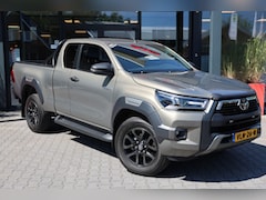 Toyota HiLux - 2.8 D-4D X-TRA CAB INVINCIBLE A/T 4WD VAN