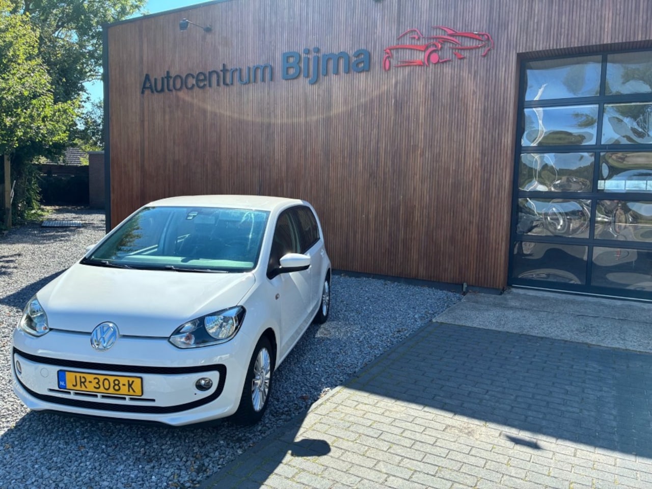 Volkswagen Up! - high up - AutoWereld.nl