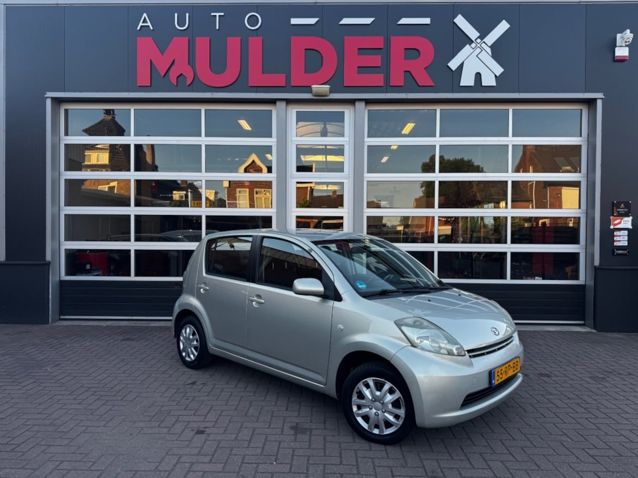 Daihatsu Sirion - 1.3-16V COMFORT - AutoWereld.nl