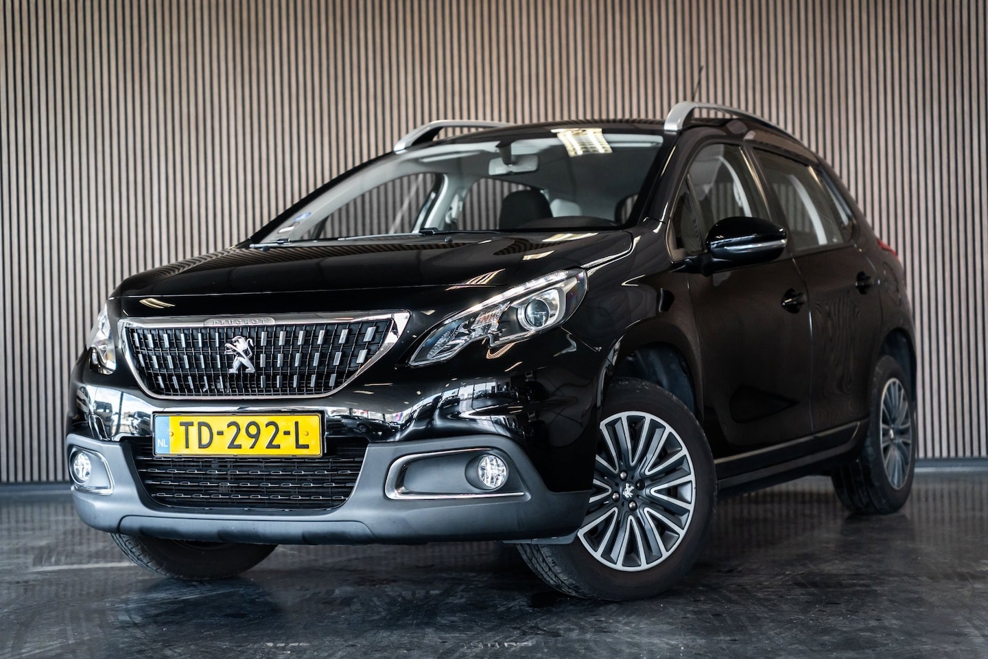 Peugeot 2008 - 1.2 PureTech Active I CARPLAY I AIRCO I CRUISE I XENON - AutoWereld.nl