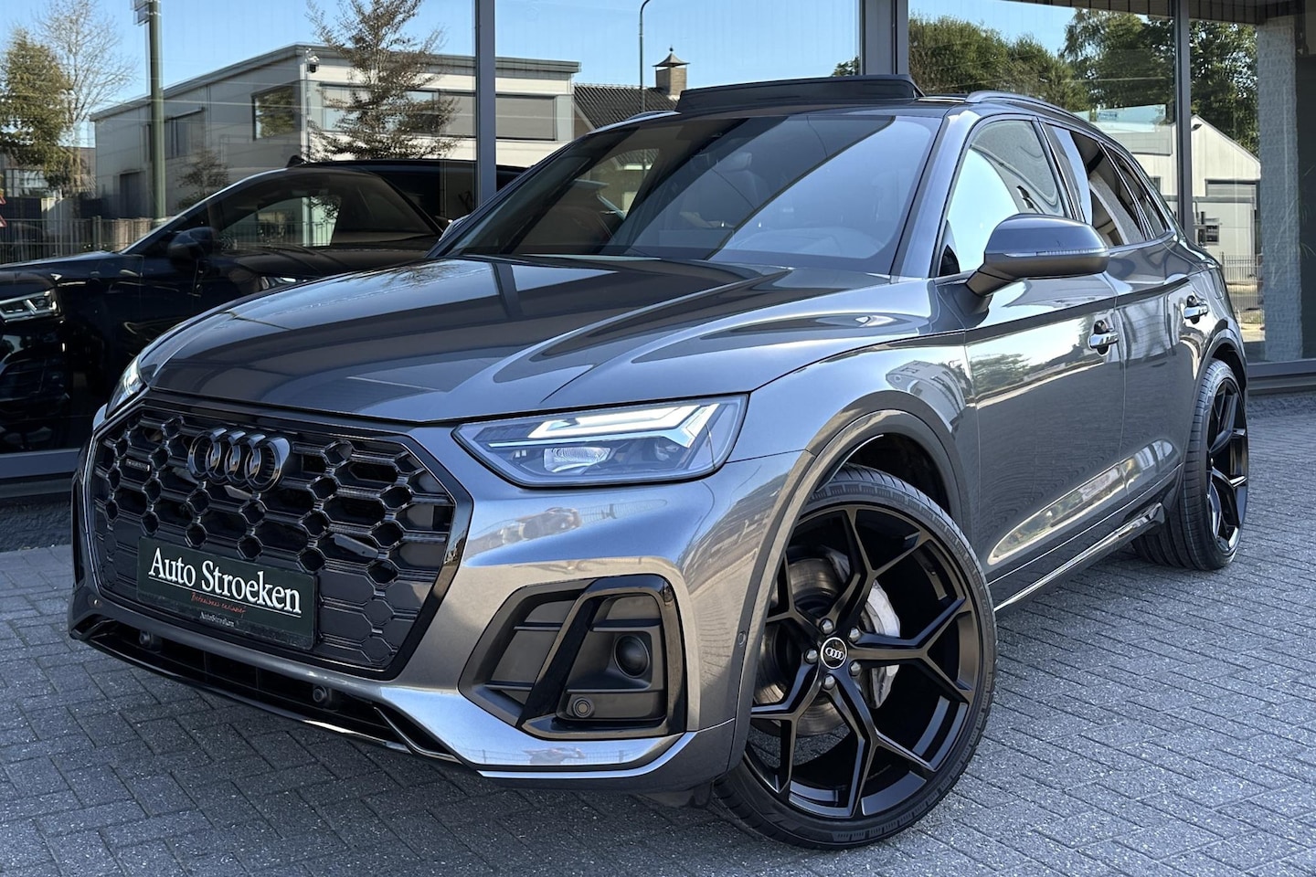 Audi Q5 - 55 TFSIe S-Line Pano RS Leder Lucht HuD Trekhaak - AutoWereld.nl