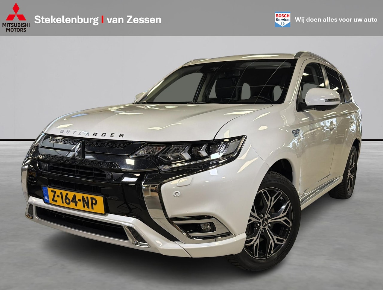 Mitsubishi Outlander - 2.4 PHEV Limited 360 camera, Trekhaak, Adaptieve cruise control - AutoWereld.nl