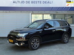 Mitsubishi Outlander - 2.0 PHEV Limited Edition X-Line l Schuifdak l Leder l Trekhaak l Climate l Camera l Cruise
