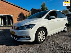Volkswagen Touran - 2.0 TDI SCR 2017 NL NW DIS-RIEM NAP RIJDT GOED APK 5-2027