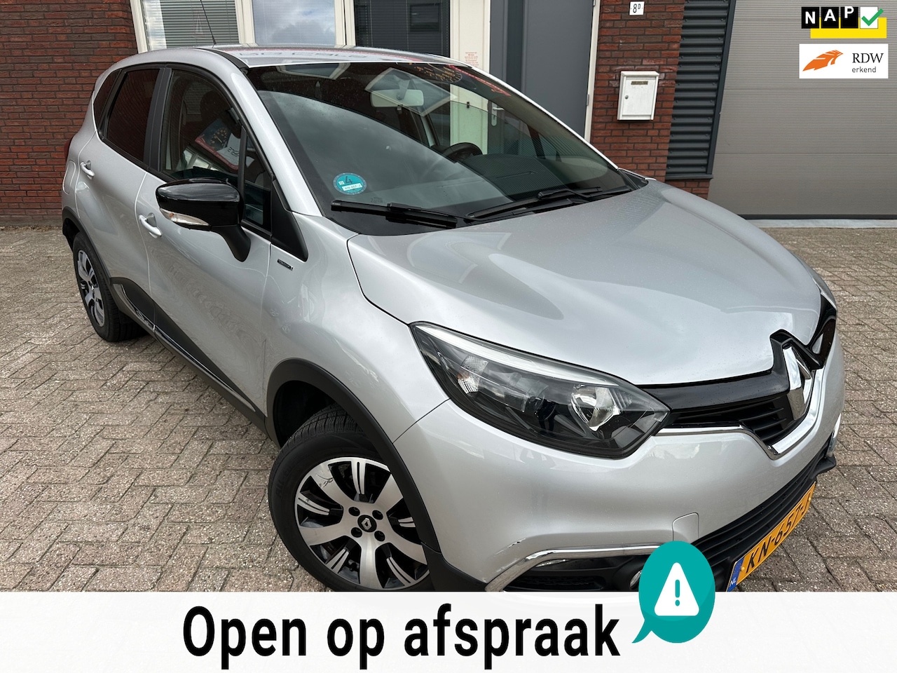 Renault Captur - 0.9 TCe Limited / Navi / PDC / DAB / Airco / Cruise / NAP - AutoWereld.nl