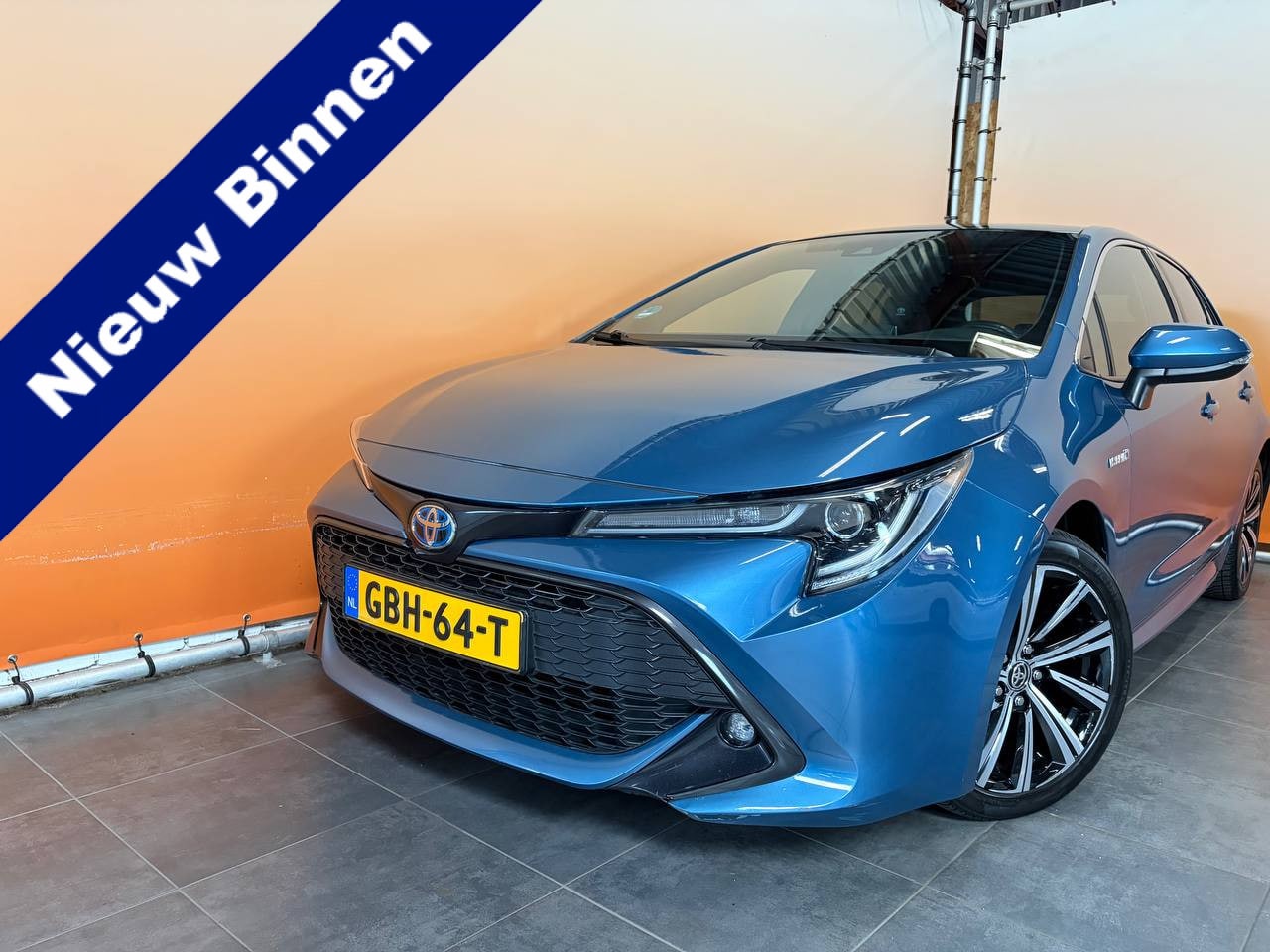 Toyota Corolla - 1.8 Hybrid Business Plus navi | lmv | leer | cruise control | panodak - AutoWereld.nl