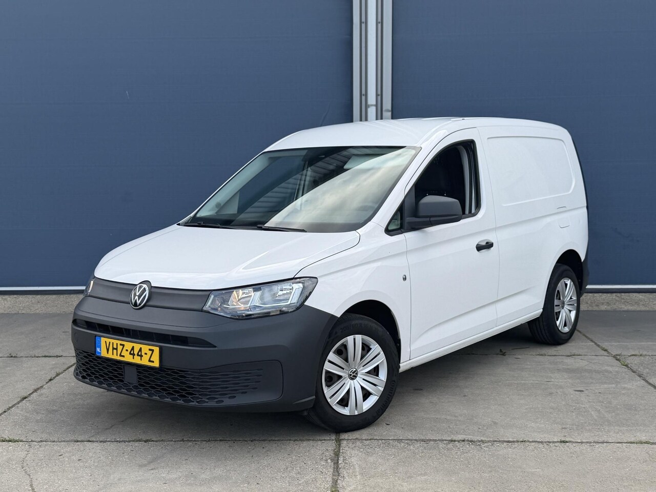 Volkswagen Caddy Cargo - 2.0 TDI Economy Business AIRCO / CRUISE CONTROLE / N.A.P / TREKHAAK / EURO 6 - AutoWereld.nl