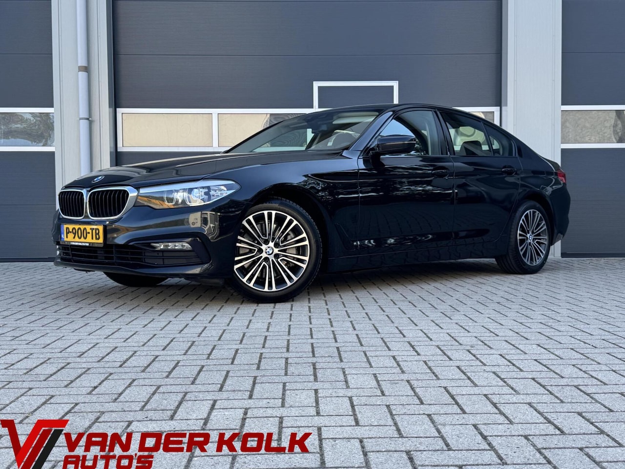 BMW 5-serie - 530d High Executive Automaat | Leder | Camera | Navigatie | LED | Stoelverwarming - AutoWereld.nl