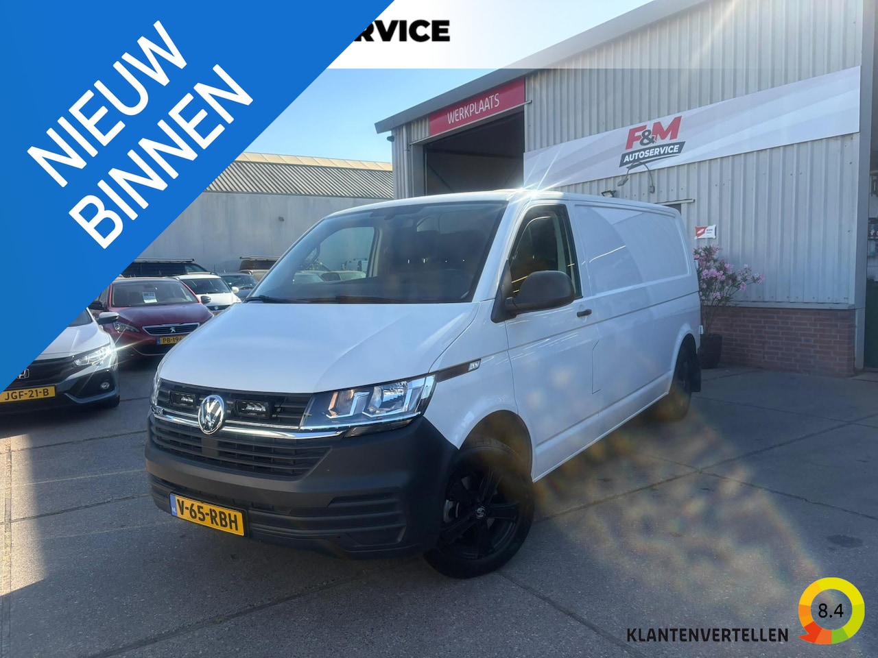 Volkswagen Transporter - ABT e 6.1 Airco, carplay, camera, trekhaak, pdc - AutoWereld.nl
