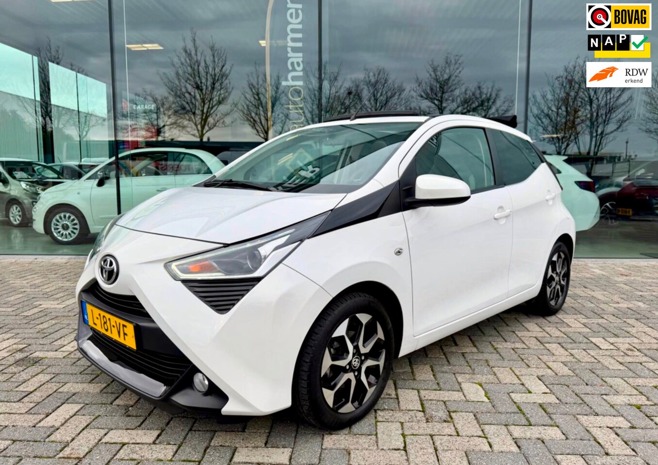 Toyota Aygo - 1.0 VVT-i x-joy cabrio 1.0 VVT-i x-joy cabrio, NAP, CarPlay, Camera - AutoWereld.nl