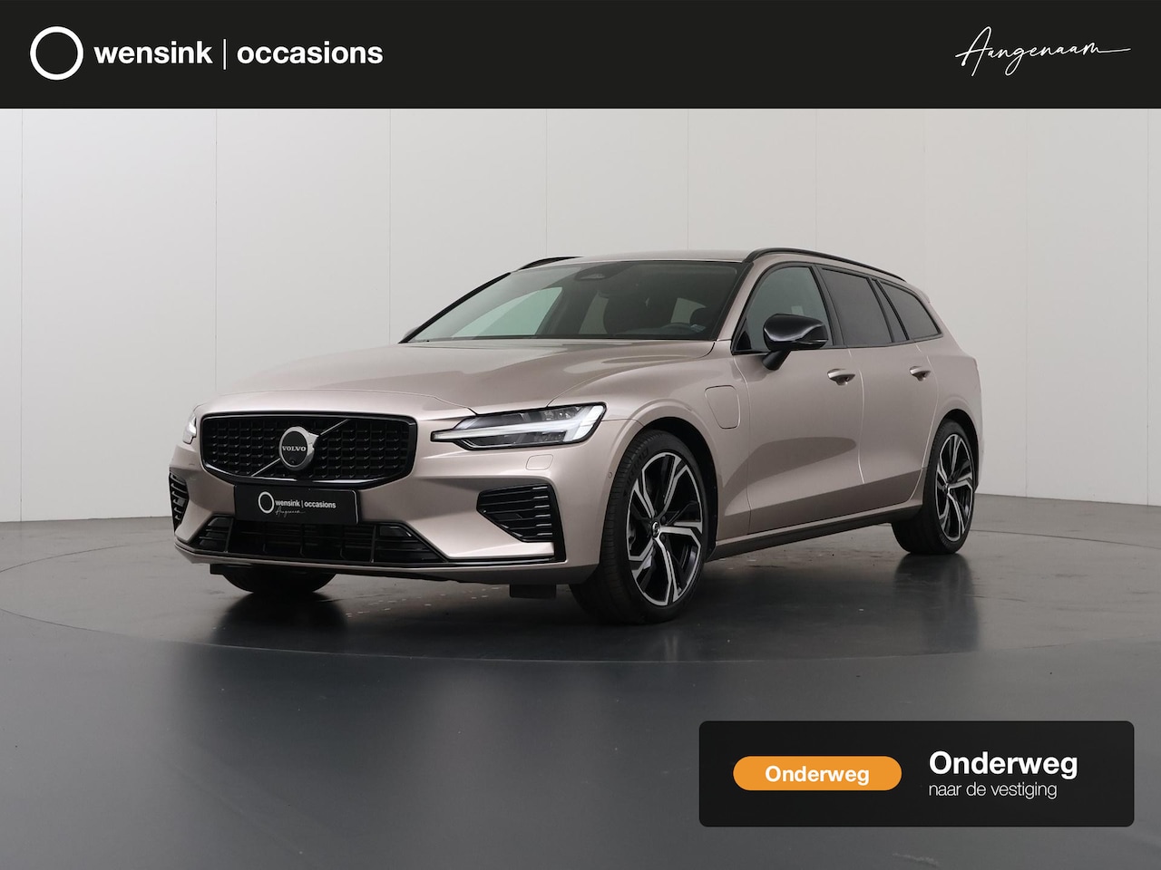 Volvo V60 - 2.0 T8 Plug-in hybrid AWD Plus Dark | 360 Camera | Harman/Kardon | Ele.stoelen + Geheugen - AutoWereld.nl