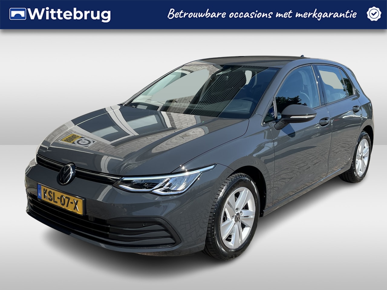 Volkswagen Golf - 1.0 eTSI Life / AUTOMAAT/ CRUISE/ CLIMA/ STOELVERWARMING/ PARK. SENSOREN/ NAVI/ APP-CONNEC - AutoWereld.nl