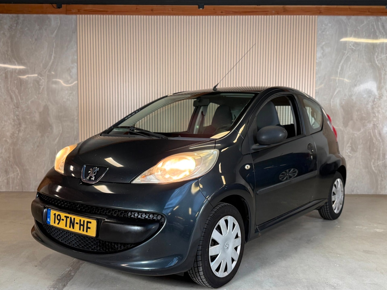 Peugeot 107 - 1.0-12V XR Nwe Apk bij Aflevering! - AutoWereld.nl