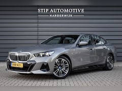 BMW i5 - eDrive40 M Sport 84 kWh | Orig. NL | Driving Assistant Plus | Lederen Bekleding | Ambient