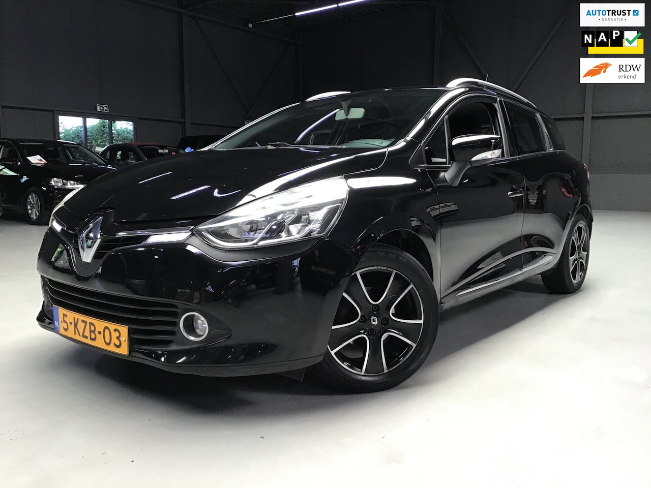 Renault Clio Estate - 0.9 TCe Expression I New Apk + Beurt + Remmen I 2e Eigen I Navi Cruise I Trekhaak I 16inch - AutoWereld.nl