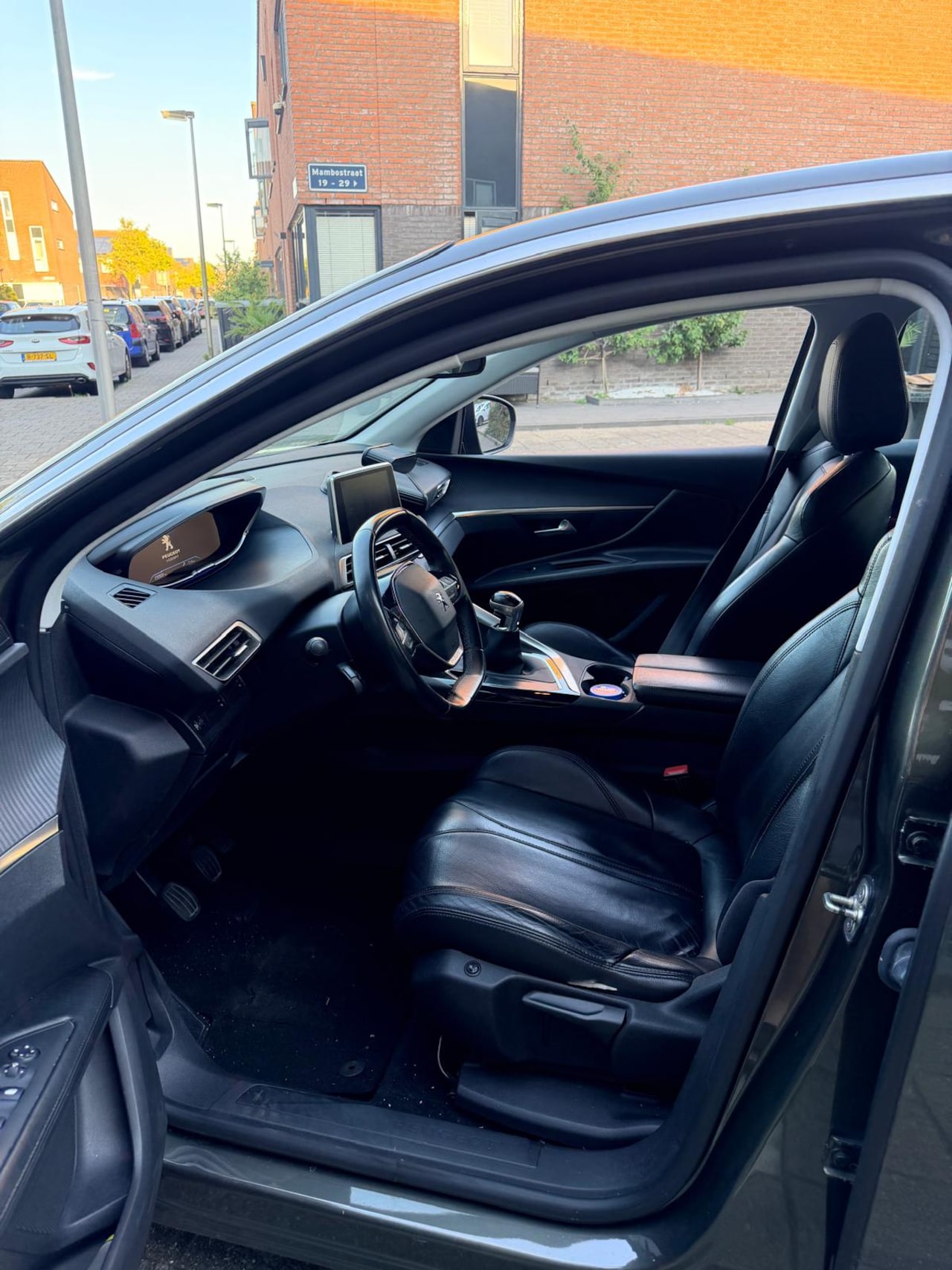 Peugeot 3008 - 1.2 PureTech Blue Lease Executive - AutoWereld.nl