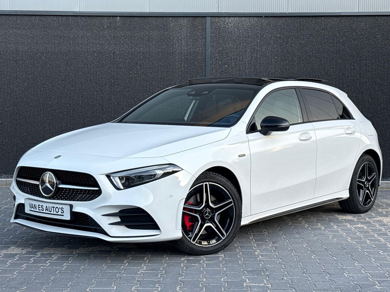 Mercedes-Benz A-klasse - 250 e AMG-Pakket Night PANO|MEMORY|CAMERA 2020 BTW - AutoWereld.nl