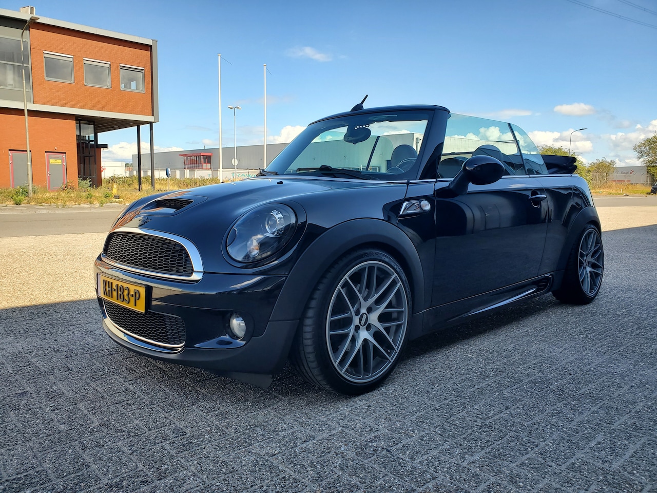 MINI Cabrio - 1.6 Cooper S JOHN COOPER WORKS - AutoWereld.nl