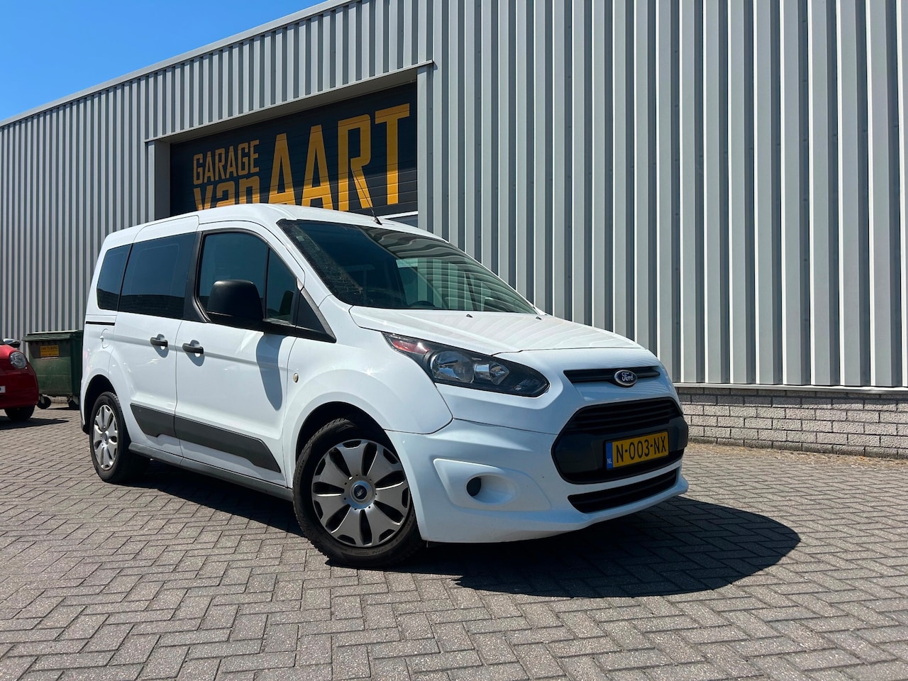 Ford Tourneo Connect Compact - 1.0 Trend | AIRCO | SCHERM | APK 09-2027 | - AutoWereld.nl