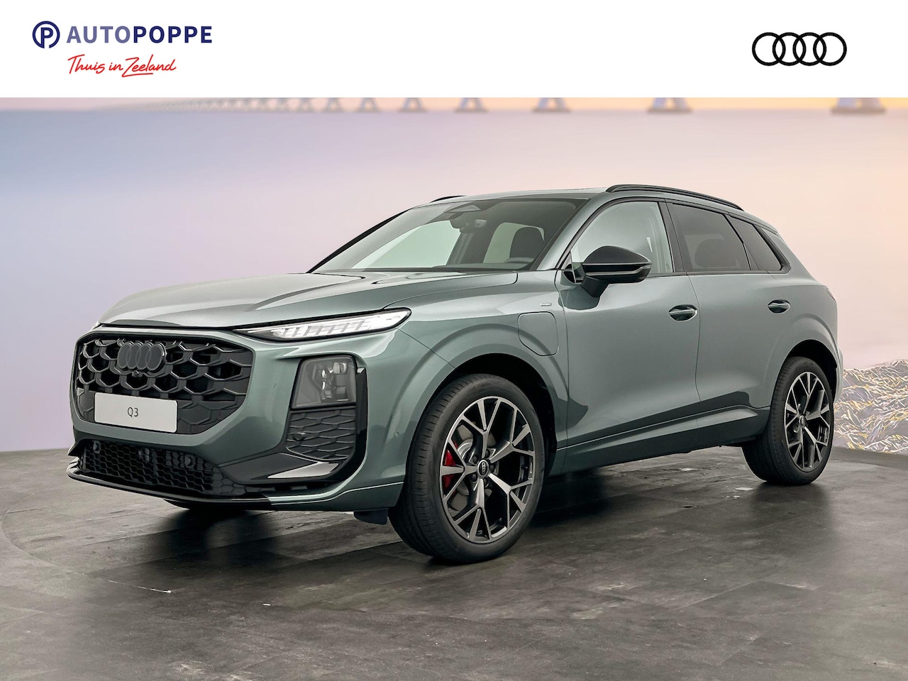 Audi Q3 - S edition e-hybrid 200 kW / 272 PK SUV 6 versn. S- - AutoWereld.nl