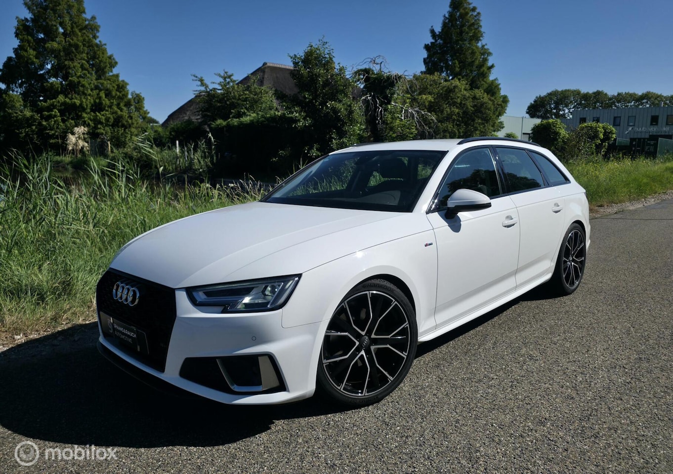 Audi A4 Avant - 35 TFSI S-line / Carplay / Navi / PDC - AutoWereld.nl