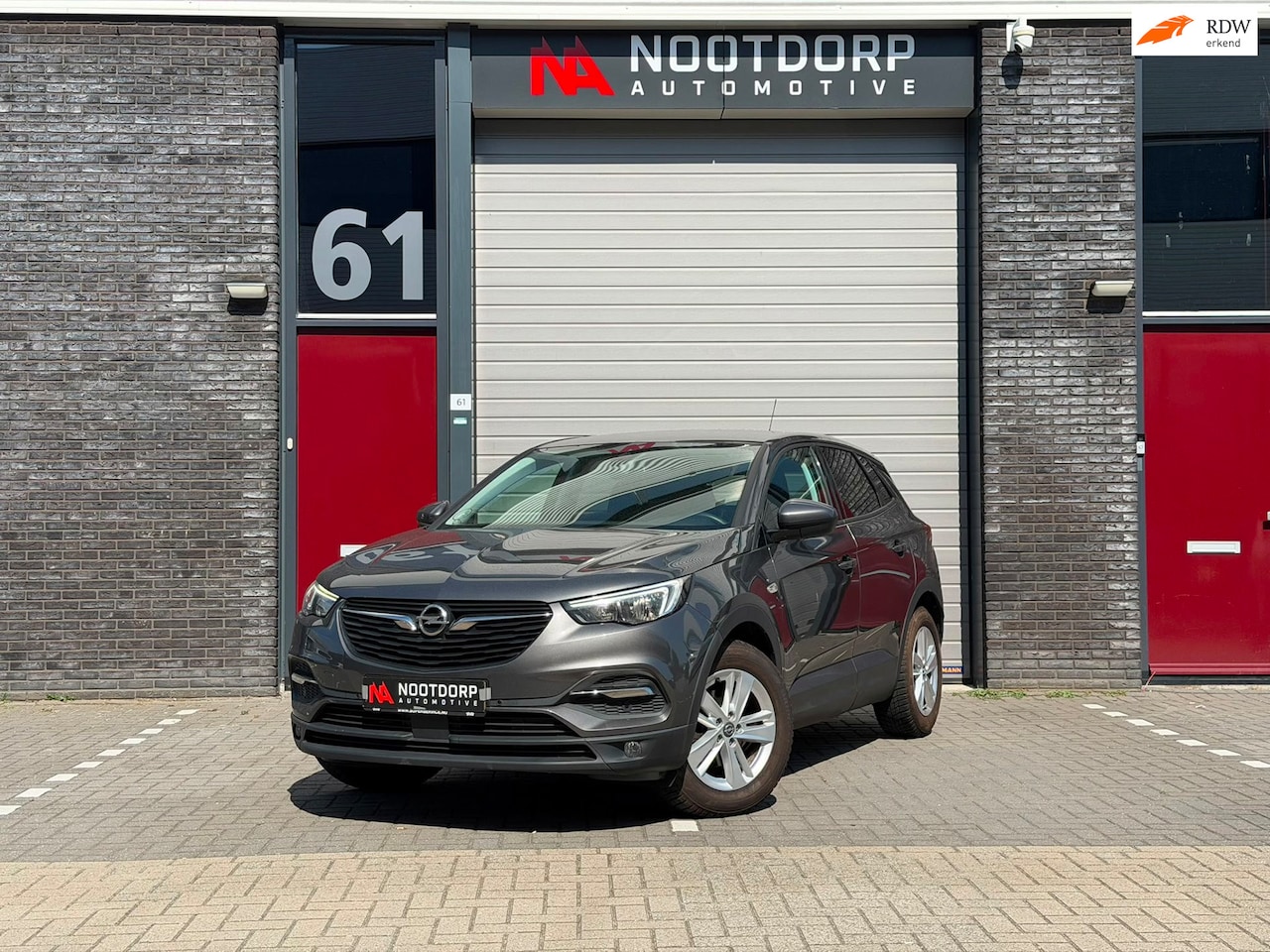 Opel Grandland X - 1.2 Turbo Business Executive 1.2 Turbo Business Executive - AutoWereld.nl