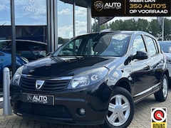 Dacia Sandero - 1.2 Blackline 75PK | Trekhaak | 2e Eigenaar | NL AUTO | Airco | Volledige Onderhoudshistor