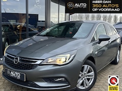 Opel Astra Sports Tourer - 1.4 Turbo 120 Jaar Edition 150PK | AUTOMAAT | ZEER NETTE STAAT | Trekhaak | Stoel en Stuur
