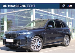 BMW X5 - xDrive50e M Sport Automaat / Panoramadak / Trekhaak / Comfortstoelen / Soft-Close / Parkin
