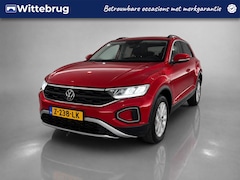 Volkswagen T-Roc - 1.0 TSI Life / DIgitaal dashboard / App connect / Parkeersensoren V+A / All season banden