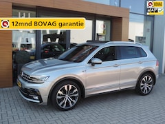 Volkswagen Tiguan - 1.5 TSI ACT Highline Business R AUTOMAAT | Wegkl.th | Panodak | Dodehoek | 20'' Allseason