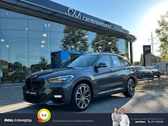 BMW X1 - xDrive25e Edition I M-Pakket I Trekhaak I Navi I Smartfone I Led I DAB I 19 Inch