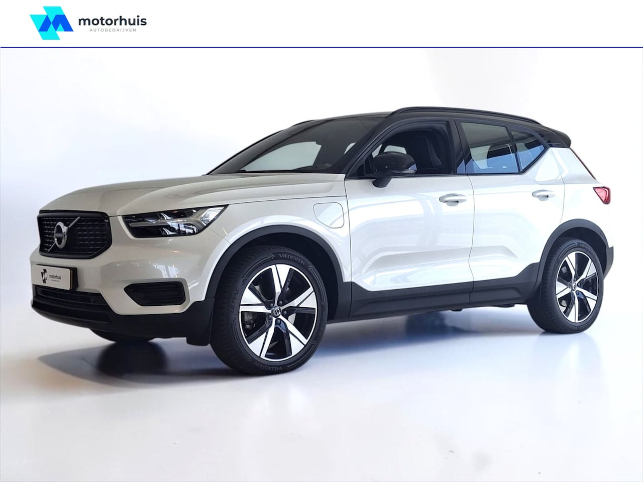 Volvo XC40 - 1.5 T4 211PK PHEV Recharge R-Design LED TREKHAAK APPLE CARPLAY CAMERA WINTERPACK - AutoWereld.nl