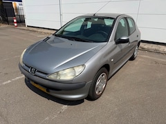 Peugeot 206 - 1.4 XR