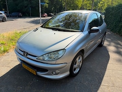Peugeot 206 - 1.4-16V Quiksilver Airco