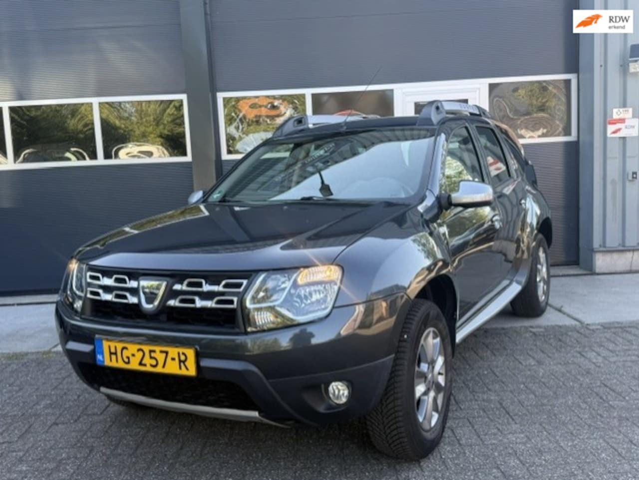 Dacia Duster - 1.2 TCe 4x2 Prestige • NL auto • Airco • Parkeersensoren achter • Trekhaak • ABS • TCS • E - AutoWereld.nl