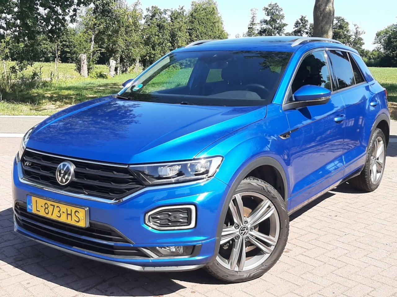 Volkswagen T-Roc - 1.5 TSi 150pk R-Line Digitaal-Dashboard Airco Adap. Cruise-Control Panorama - AutoWereld.nl