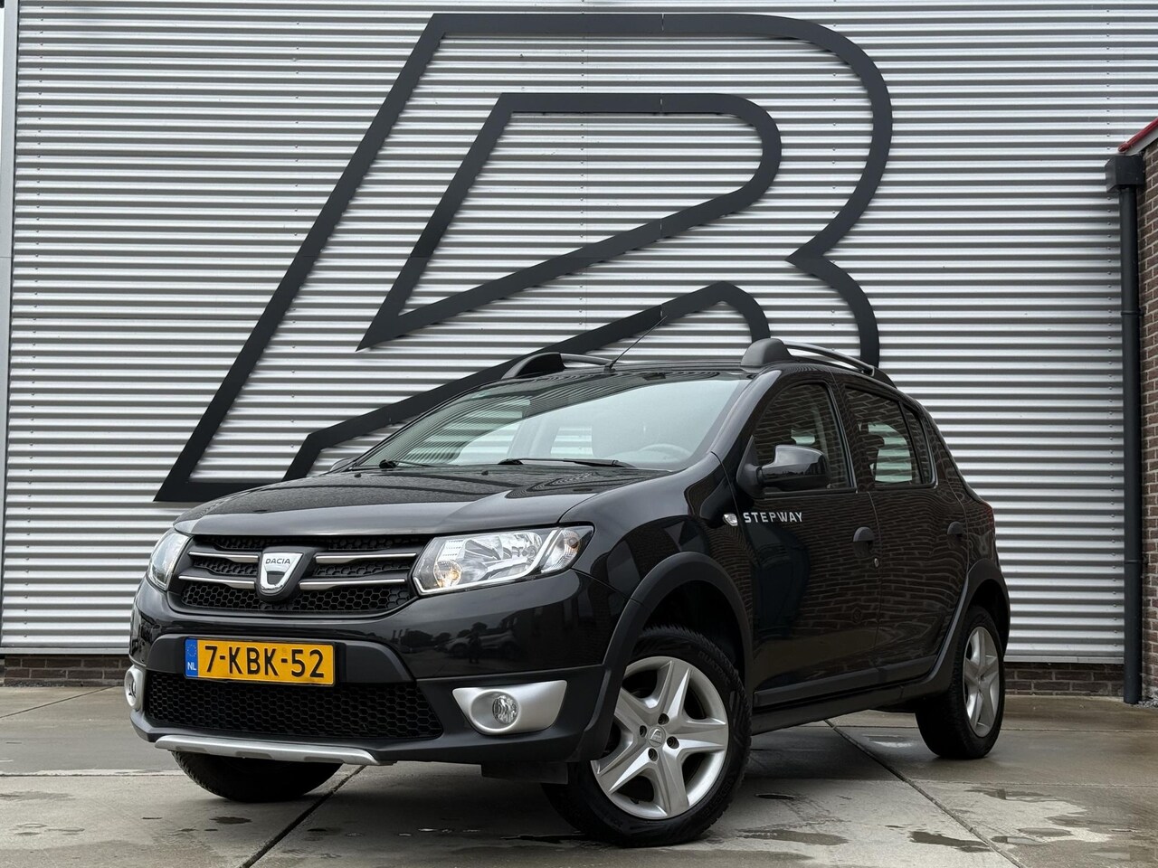 Dacia Sandero Stepway - 0.9 TCe Lauréate 1e Eigenaar|Airco|Cruise|PDC|Trekhaak|Elektr. Ramen|Bluetooth|Leder|N.A.P - AutoWereld.nl