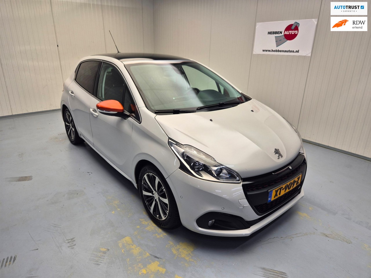 Peugeot 208 - 1.6 BlueHDi GT-line Navi Camera Pano Cruise Half Leer Alu Pdc - AutoWereld.nl