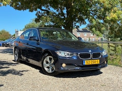 BMW 3-serie - 320d High Executive | " 158.000 KM '' + Cruise + Airco + Navi Nu € 9.975,